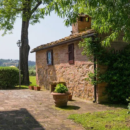 In Tuscany With Pool And Scenic Views 몬타이오네