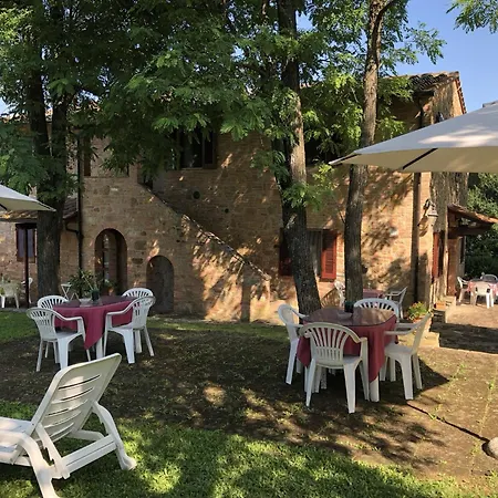 In Tuscany With Pool And Scenic Views 몬타이오네