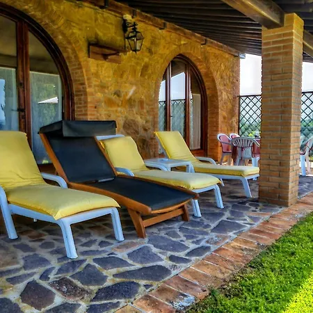 In With Garden And Pool Apartment