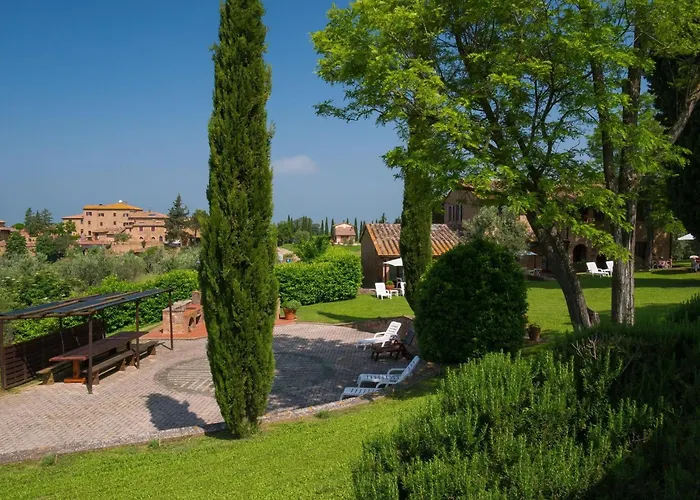 Apartment In Tuscany With Pool And Scenic Views
