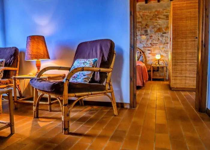 Apartment In Tuscany With Pool And Scenic Views *